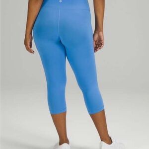 Lululemon Athletica Sky Blue Capris size 20